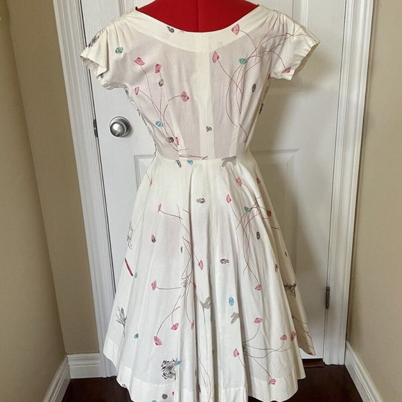 Vintage 1950s Cream Seashell print cotton dress with cap sleeves novelty print - Picture 3 of 4
